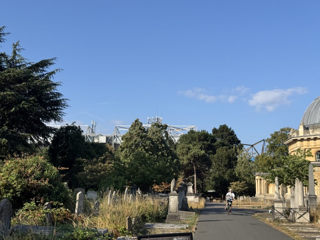 Brompton Cemetery内部